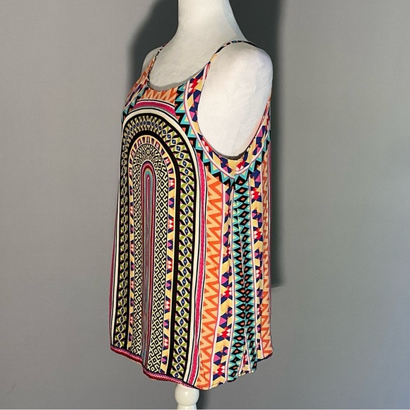 Colorful Groovy Small Geometric Patterned Sleeveless Blouse - Picture 7 of 12